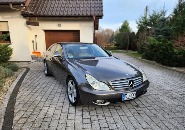 Mercedes-Benz CLS cena 35700 przebieg: 305100, rok produkcji 2005 z Piotrków Trybunalski małe 106